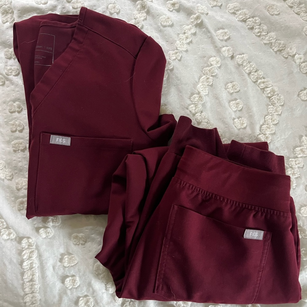 FIGS Scrub Set